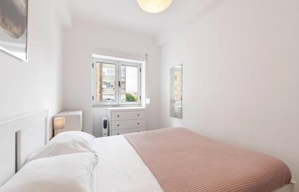 Beautiful One Bedroom Apartment near Benfica Lisboa Extérieur photo